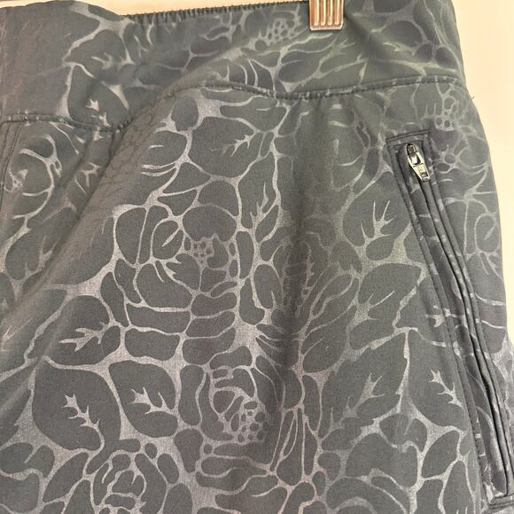 Orvis Black Rose Embossed Golf Tennis Pull On Skort Skirt Size Large - Picture 7 of 7